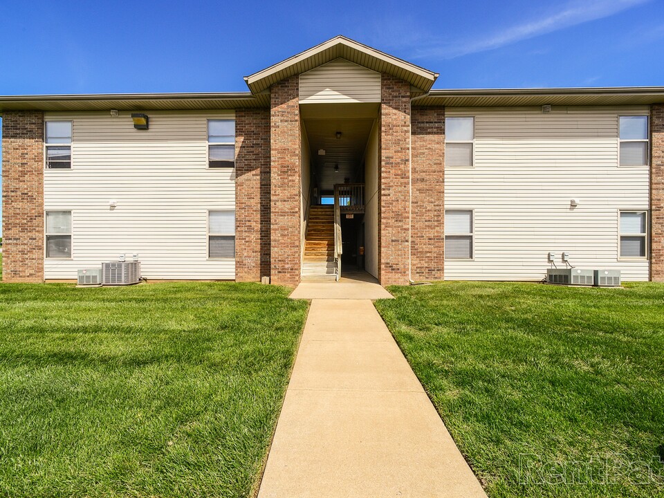 Huntley Ridge East in Springfield, MO - Building Photo