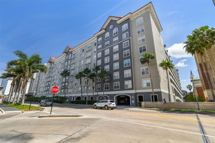700 S Harbour Island Blvd, Unit 740 in Tampa, FL - Building Photo