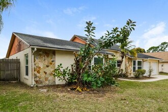 8612 Villa Nova St, Unit 7112 in Orlando, FL - Foto de edificio - Building Photo