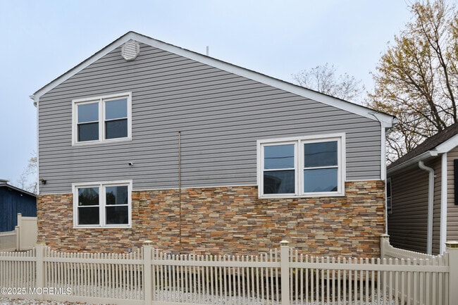 136 7th St in Keansburg, NJ - Building Photo - Building Photo