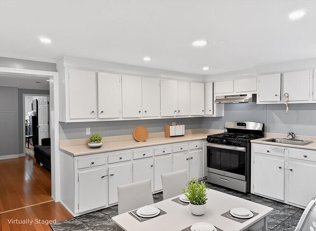 221 Trenton St, Unit 1 in Boston, MA - Building Photo - Building Photo