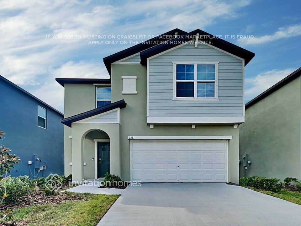 2381 Jungle Dr in Ruskin, FL - Foto de edificio