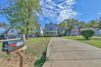 1422A Huffine St in Nashville, TN - Building Photo - Building Photo