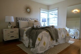 1607 Santa Clara Ave in Alameda, CA - Building Photo - Building Photo