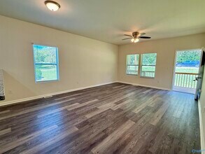 1582 Hobbs Island Rd SE in Huntsville, AL - Building Photo - Building Photo