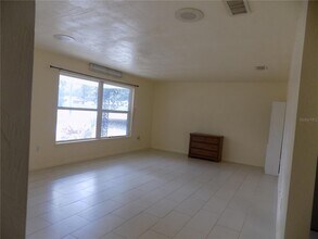 1724 NW 39th Ave in Gainesville, FL - Building Photo - Building Photo