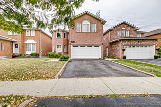 1424 Rose Haven Rd in Mississauga, ON - Building Photo - Building Photo
