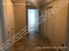 5411 Newt Patterson Rd in Mansfield, TX - Building Photo - Building Photo