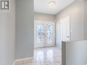 42 Cookview Dr in Brampton, ON - Building Photo - Building Photo