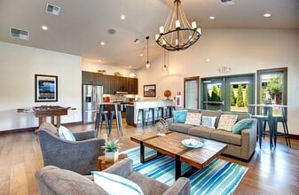 Insignia in Bremerton, WA - Foto de edificio - Building Photo