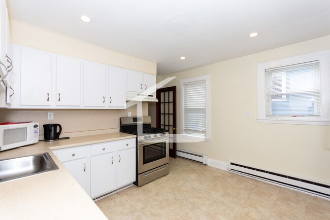 20 Presentation Rd, Unit 1 in Boston, MA - Foto de edificio - Building Photo