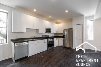 1260 N Greenview Ave in Chicago, IL - Building Photo - Building Photo