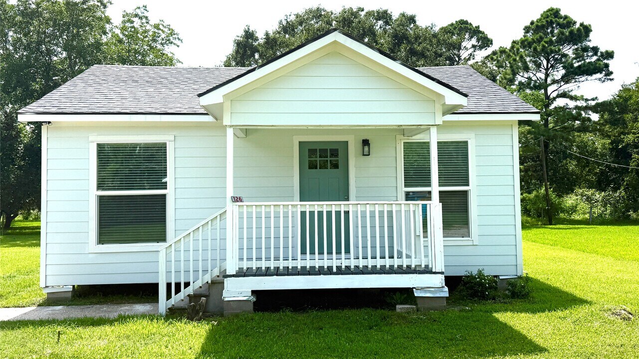 104 Gum Gully Rd in Crosby, TX - Building Photo