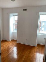 674 N 34th St in Philadelphia, PA - Building Photo