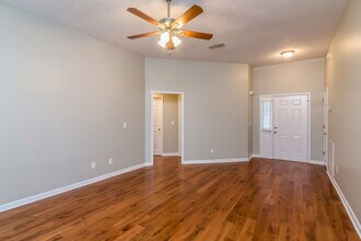 319 Cypress Glen Dr in Mount Juliet, TN - Building Photo - Building Photo