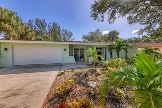 735 Birdsong Ln in Siesta Key, FL - Building Photo - Building Photo