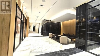 204 Burnhamthorpe Rd E in Mississauga, ON - Building Photo - Building Photo