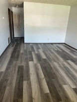 639 E 10th St in York, NE - Building Photo