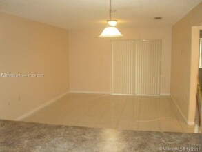 2204 SW 81st Ave, Unit 102-14 in Miramar, FL - Building Photo - Building Photo