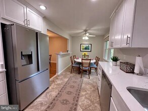 13 Carriage House Cir in Alexandria, VA - Building Photo - Building Photo
