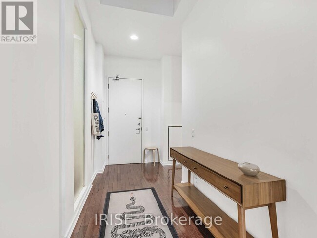 1036-155-155 Dalhousie St in Toronto, ON - Building Photo - Building Photo