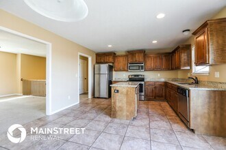 108 Golfview Dr in Pleasant Hill, MO - Foto de edificio - Building Photo