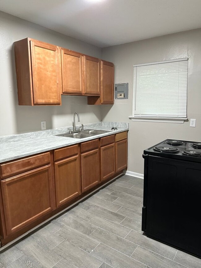 property at 3625 Glenwood Dr