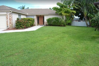 169 Arrowhead Cir in Jupiter, FL - Building Photo - Building Photo