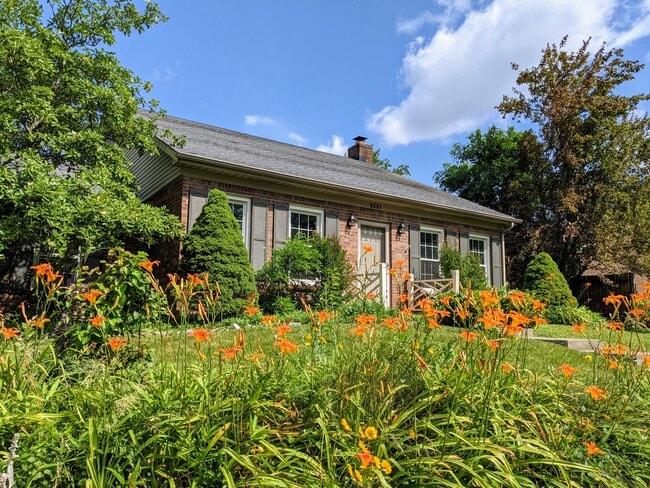 3221 Hunters Point Dr in Lexington, KY - Building Photo - Building Photo
