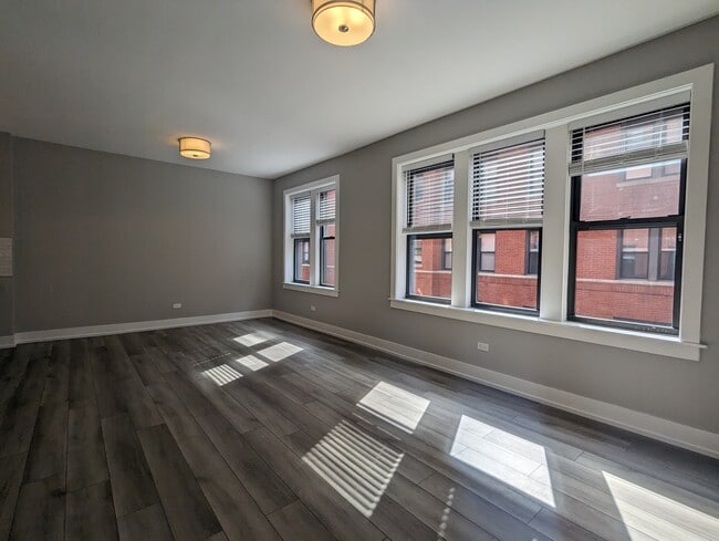 3943 N Janssen Ave, Unit s1 in Chicago, IL - Building Photo - Building Photo