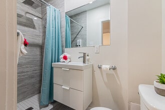 988 Rue Saint-Philippe in Montréal, QC - Building Photo - Building Photo