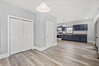 32 Adrian St in Mckees Rocks, PA - Building Photo - Building Photo