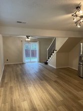 208 N Pointe Ln in Raymore, MO - Building Photo - Building Photo