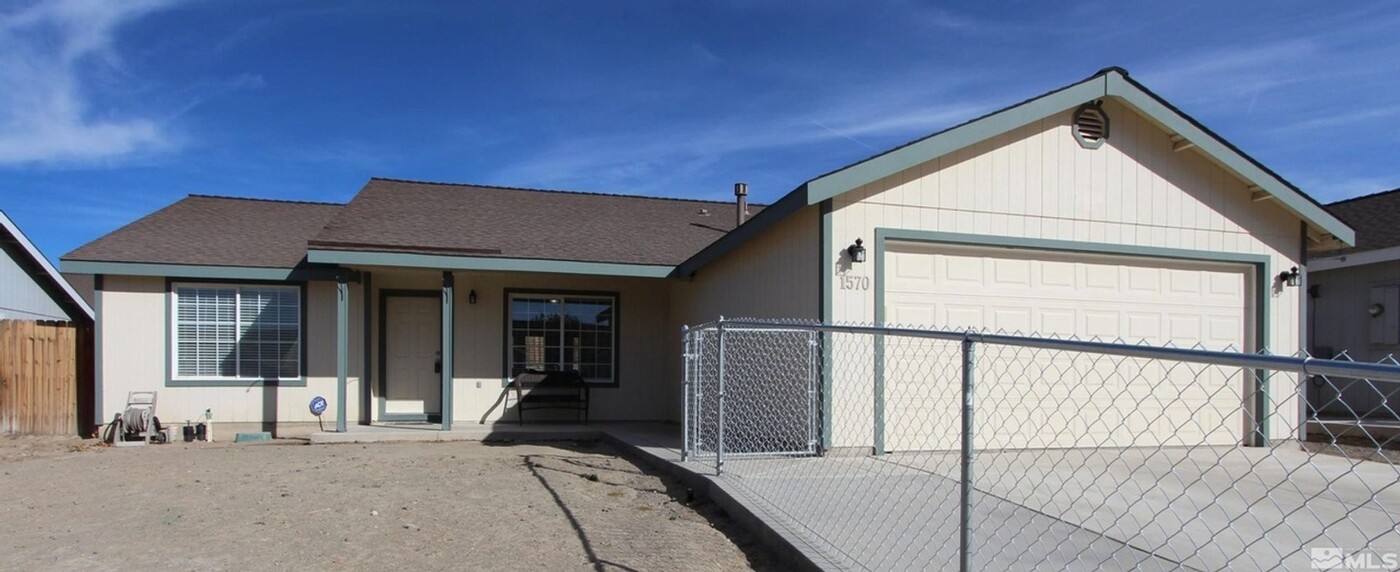 1570 Reese River Rd in Fernley, NV - Building Photo