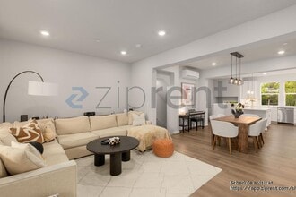 12124 NE 194th Ct in Bothell, WA - Foto de edificio - Building Photo