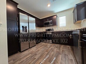 2677 Saddle Bronze Ct. in North Las Vegas, NV - Building Photo - Building Photo