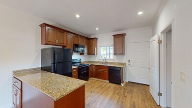 16914 Sonoma Hwy in Sonoma, CA - Building Photo - Building Photo