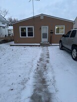 941 20th Ave SW in Cedar Rapids, IA - Building Photo