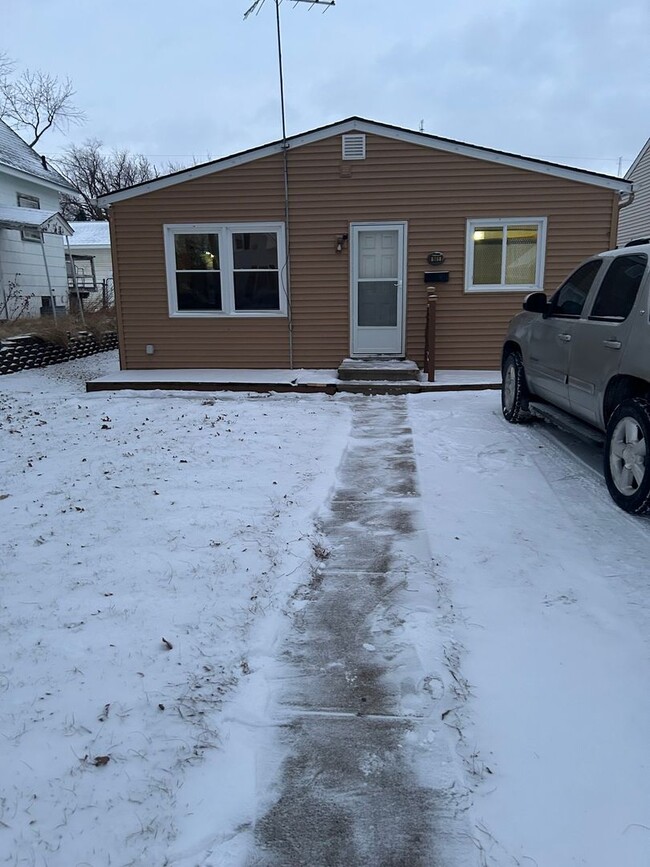 property at 941 20th Ave SW