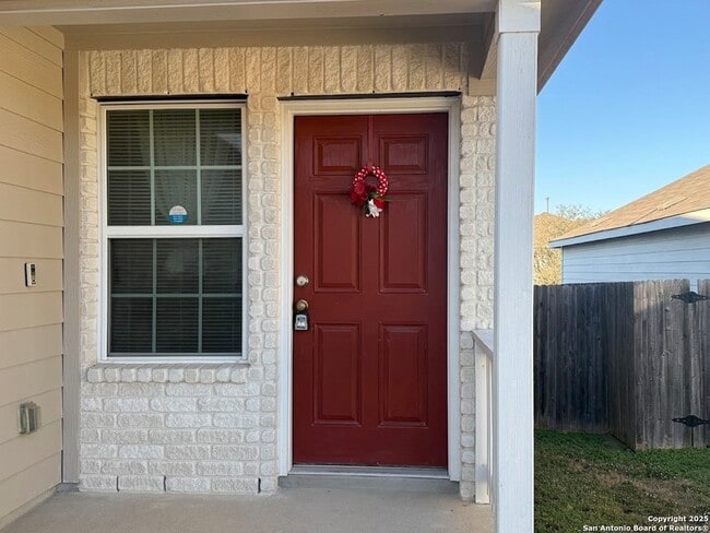 9011 Little Hoss in Converse, TX - Foto de edificio - Building Photo