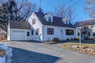 28 Oregon St, Unit 1 in Portland, ME - Building Photo