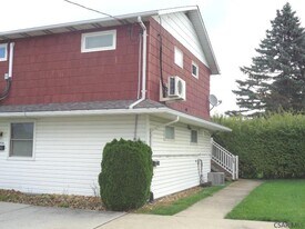 124 Clayton Dr in Johnstown, PA - Building Photo