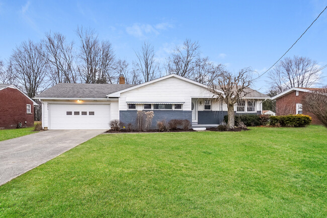 property at 2674 Algonquin Dr