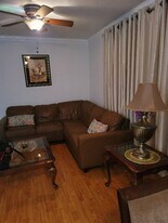 15000 S River Dr in Miami, FL - Building Photo