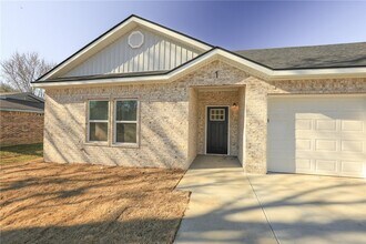 655 N Genevieve Ave, Unit 1 in Fayetteville, AR - Building Photo - Building Photo