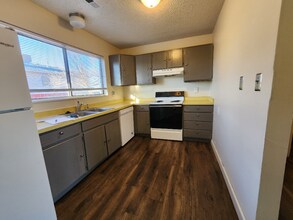 657 E Clarion Dr in Pueblo West, CO - Building Photo - Building Photo