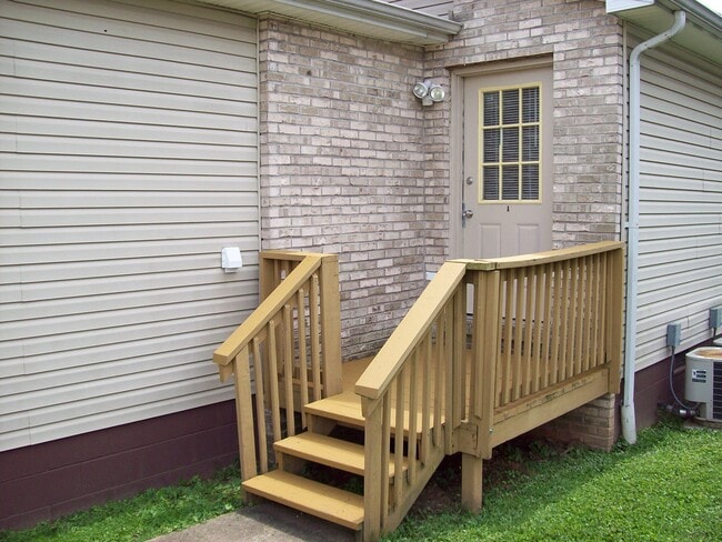 1119 24th St, Unit A in Parkersburg, WV - Foto de edificio - Building Photo