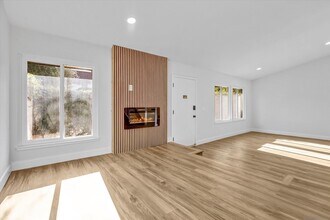 10175 Larwin Ave in Los Angeles, CA - Building Photo - Building Photo