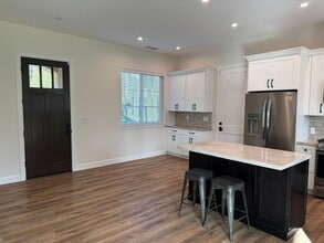 243 Palm Ave in Morgan Hill, CA - Building Photo - Building Photo