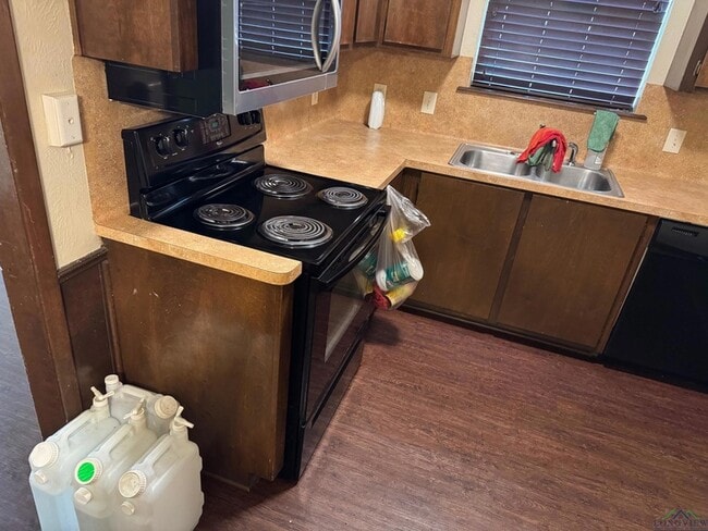 5A5B W Broadway Ct in Longview, TX - Building Photo - Building Photo